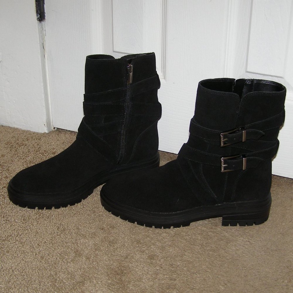 NEW size 8.5 Vince Camuto Black Suede Ankle boots